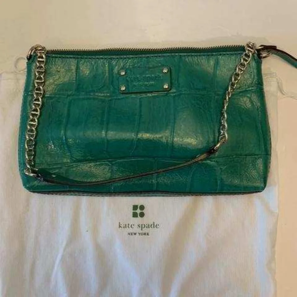 Genuine KATE SPADE GREEN Croc Embossed Patent Leather Gold Chain Purse. - Picture 1 of 3